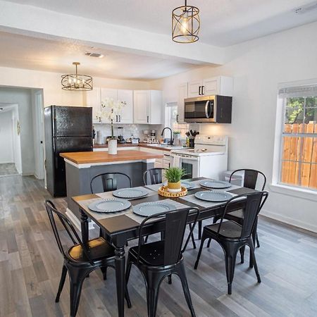 Charming 4Br2Ba Only 5 Mins Downtown Riverwalk Сан-Антоніо Екстер'єр фото